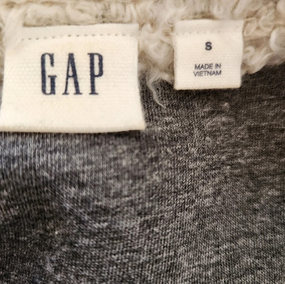 ||GAP|| fur vest - Picture 6 of 6